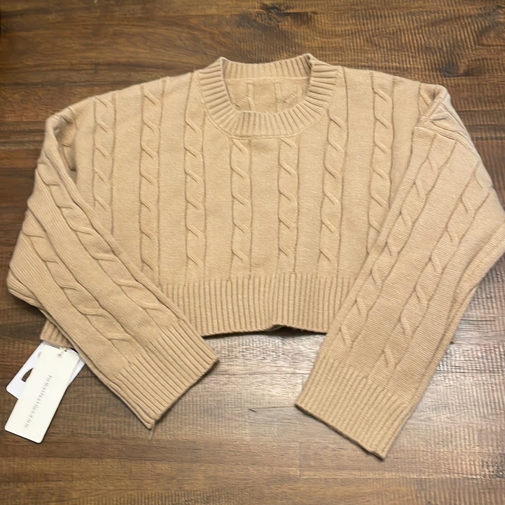 Commence NWT crop sweater small